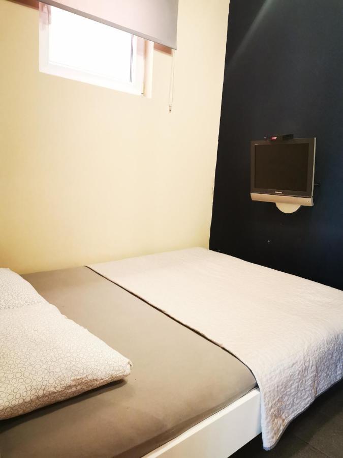 Nest Hotel Belgrado Buitenkant foto
